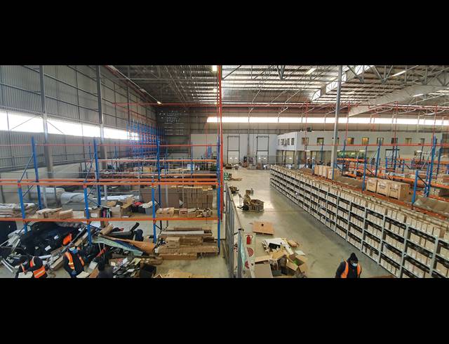 8,291M² WAREHOUSE TO LET IN WATERFALL